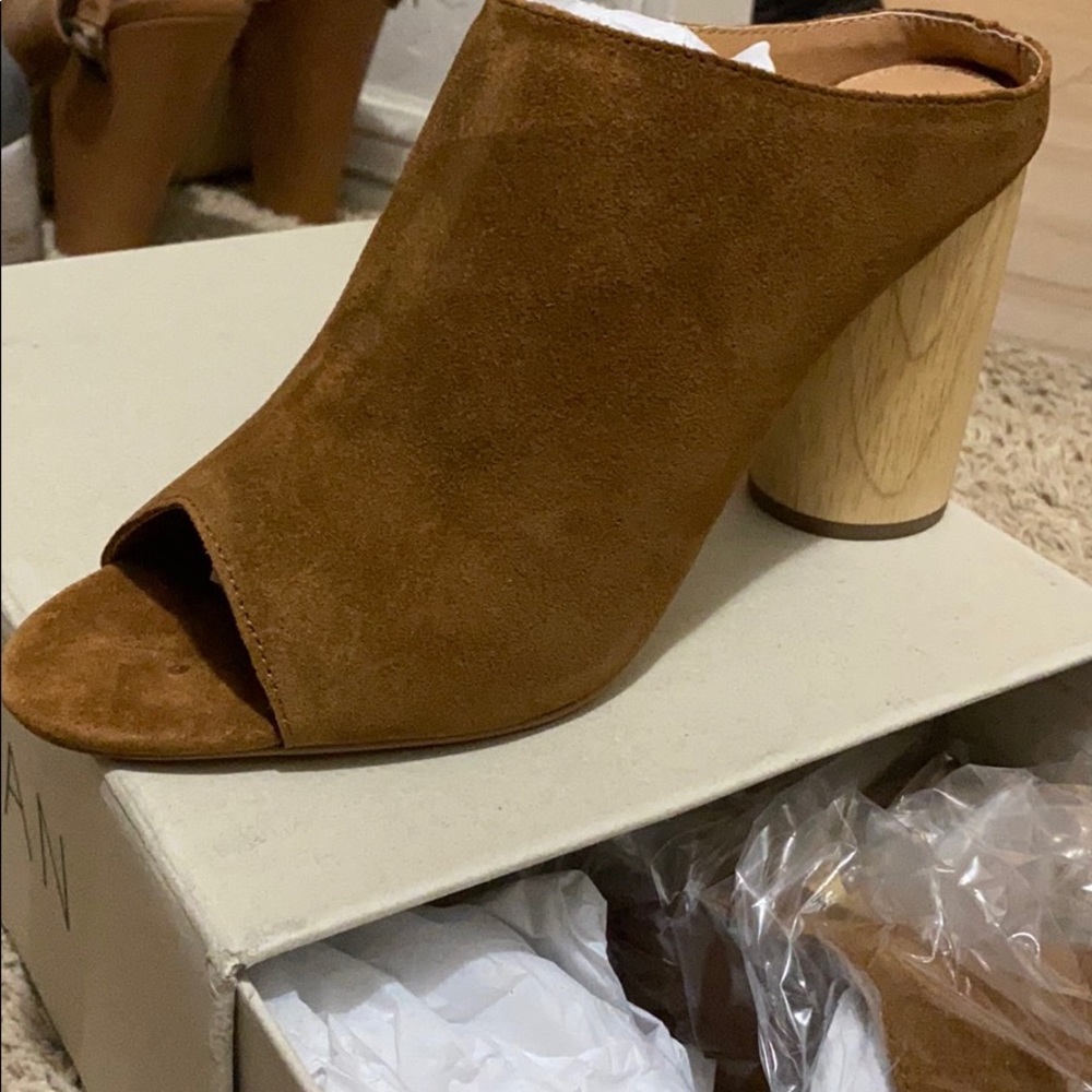Camel brown mules, open toe with wooded heel